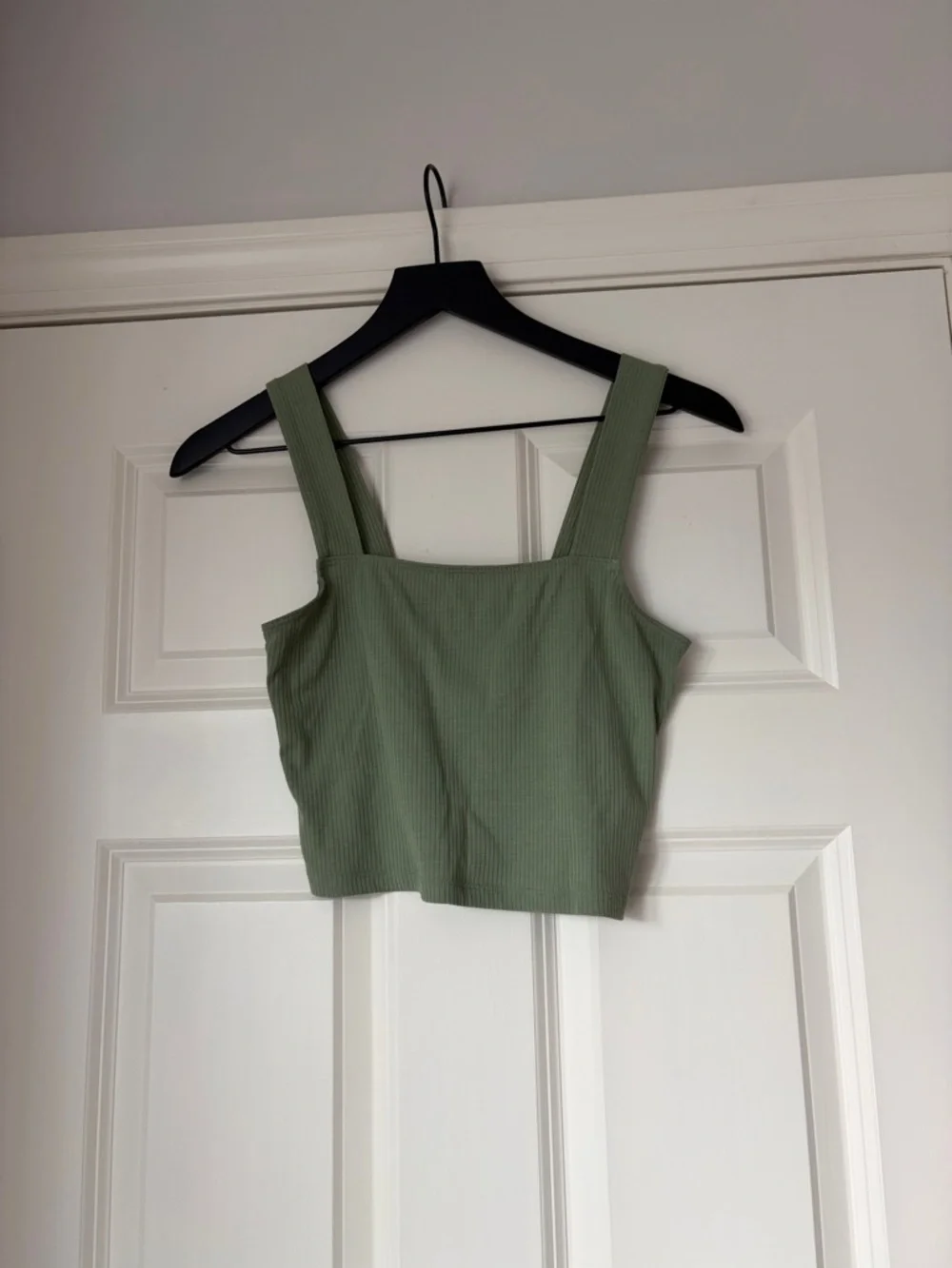 American Eagle Outfitters Olive Ribbed Square Crop Tank - Picture 1 of 3